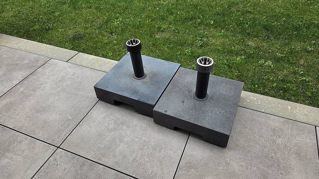 Altro: 2 pieds de parasol très solide – Usato da Martigny venduto da joh_529v