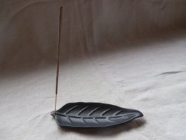 Räucherstäbchenhalter für 1 St., schwarz, ovale Blattform