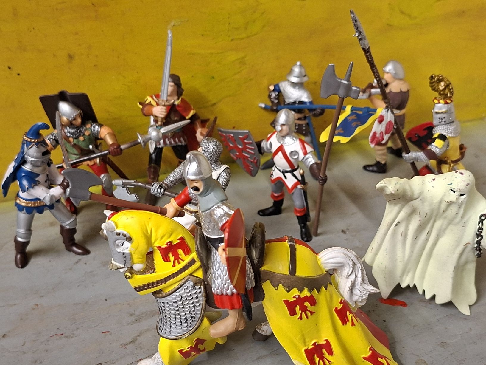 Giocattoli: 10 figurines Papo du Moyen-âge – Usato da Monthey venduto da Jmbois 1