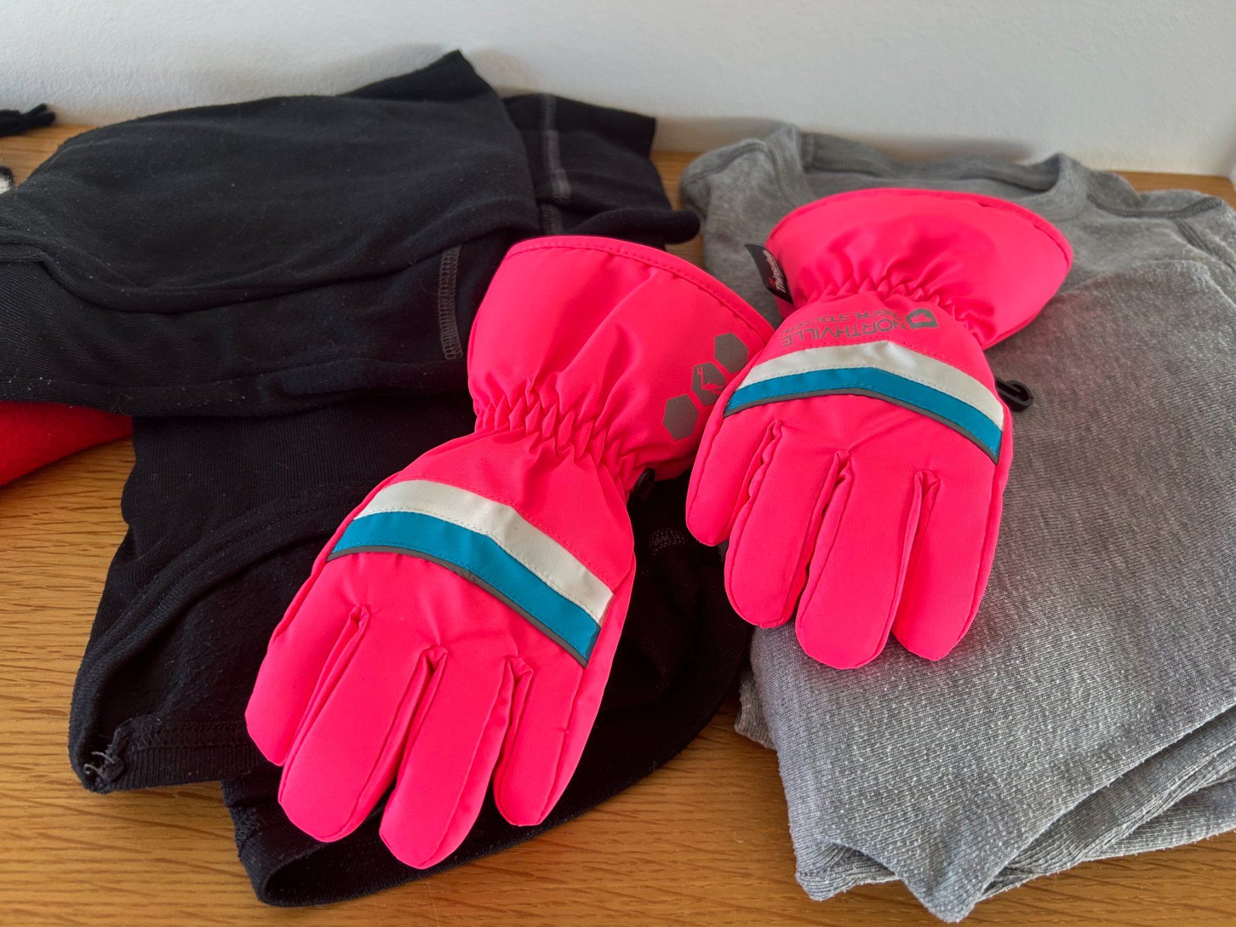 Kleiderpakete & -sets: Kind Winter Bundle ab 1.- – Gebraucht aus Horn von Mada72 2