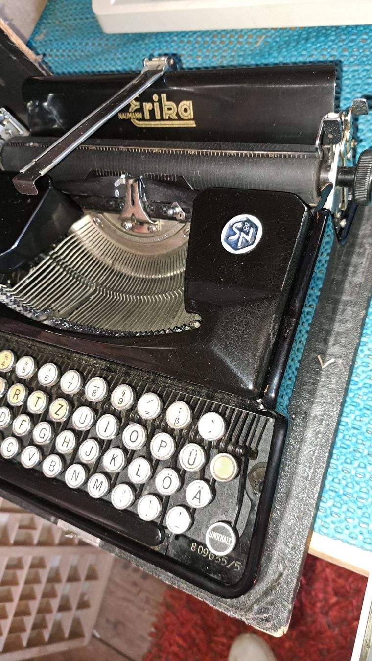 Macchine da scrivere: Schreibmaschinen Sammlung 5 Stk – Usato da Kölliken venduto da Upcycling-by-Mc-TAM 3