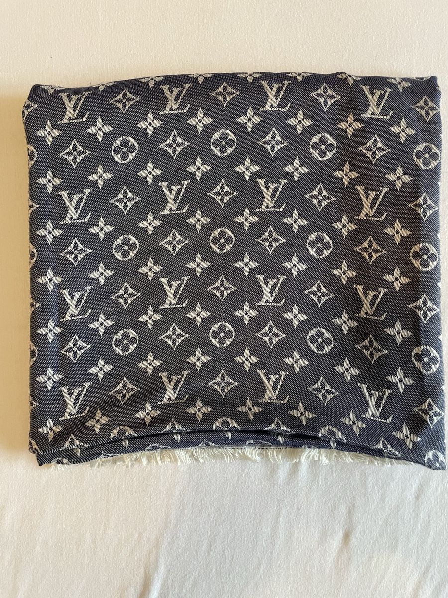 Louis Vuitton Foulard & Sciarpe: Louis Vuitton Schal / Neupreis CHF 540.- – Nuovo (secondo la descrizione) da Oberarth venduto da abi127