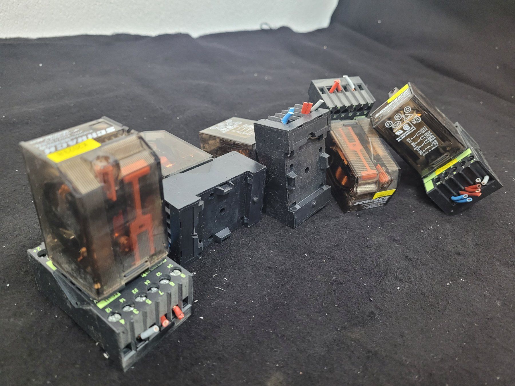 Elektronikbauteile: 5 Stück Schrack Relais - MR306230 - 230V – Gebraucht aus Vitznau von Night-Fire 5