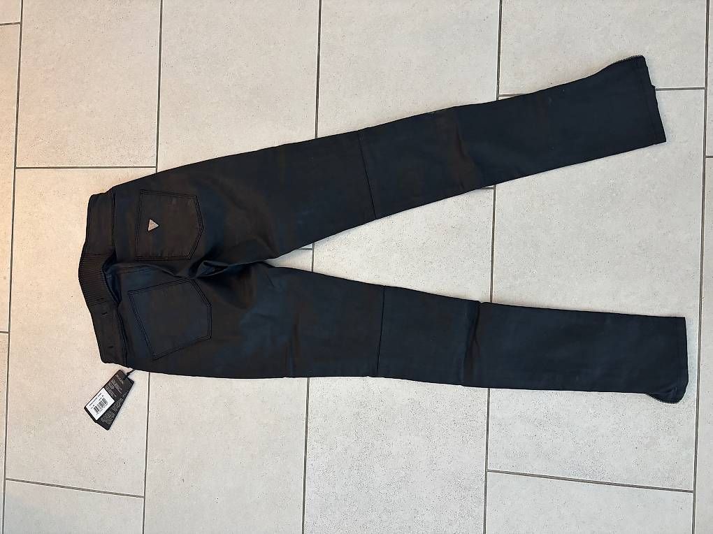 Pantaloni: Guess Hose – Usato da Laufenburg venduto da tam_xbg7 3