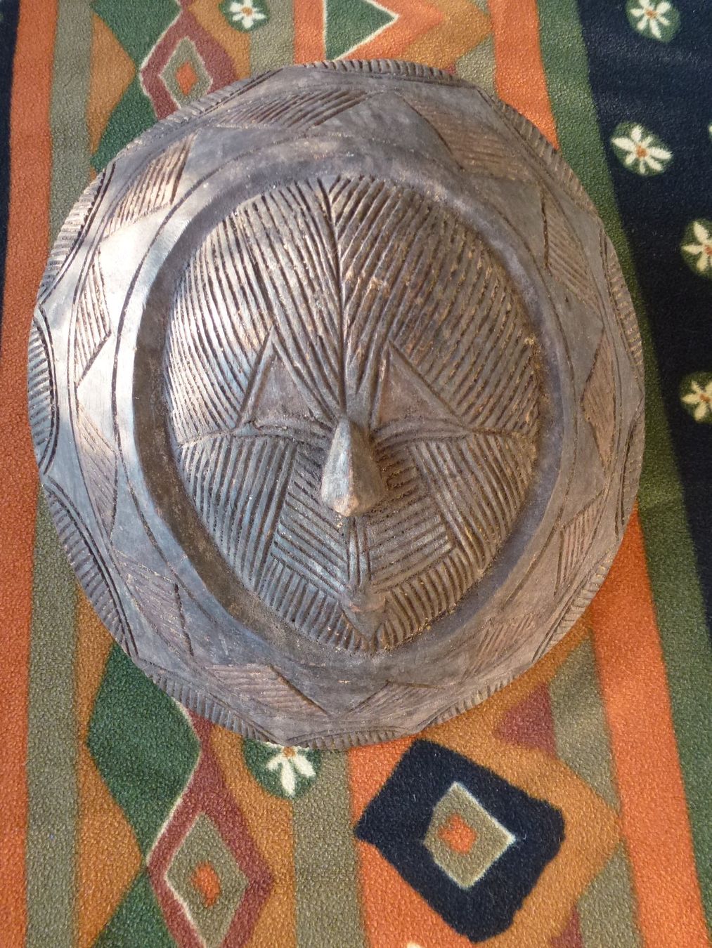 Arte internazionale: Ceremonial Shield: Ethnic Ibiobio – Usato da Liestal venduto da euro2006 6