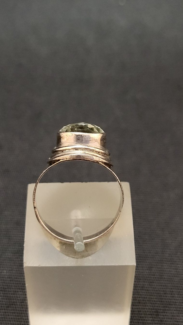 Bagues: Silberring mit hellgrünem Stein – D'occasion à Basel par spinne02 3