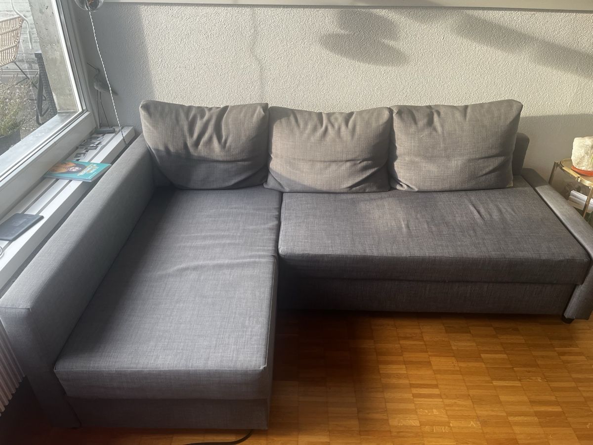 Divani: Canapé lit d angle gris avec rangement – Usato da Magglingen/Macolin venduto da Bleurusse