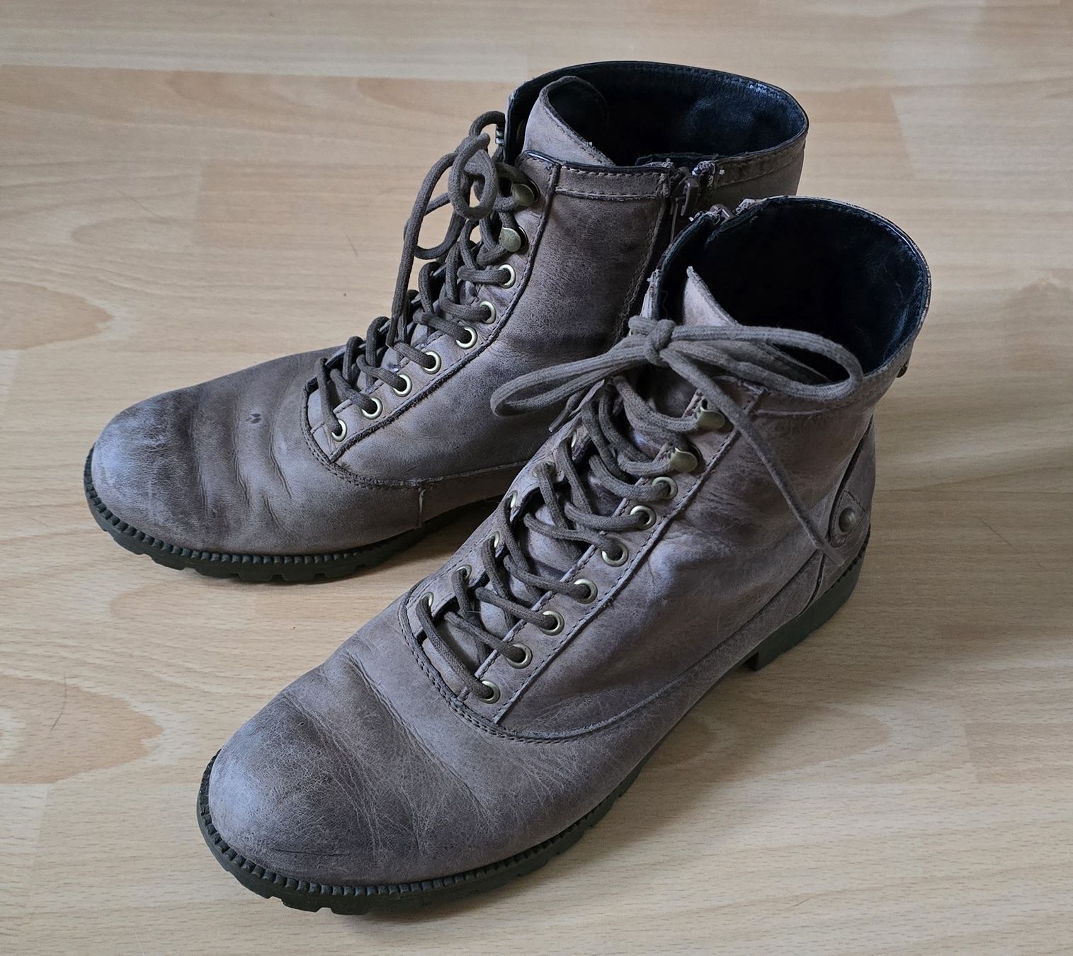 Clarks Scarpe da donna: Boots Gr.5.5 Clarks – Usato da Oberbipp venduto da Meaw13