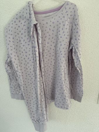 Cotton Juice Pyjama, Gr. 140, lila geblumt Top Zustand