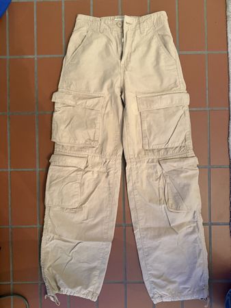 Bershka Cargohose Beige Damen Gr. XS. Bundweite 31cm