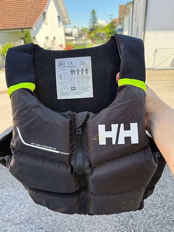 Giubbotti di salvataggio: Helly Hansen Schwimmweste Rider Stealth Zip – Usato da Widnau venduto da Daniel81