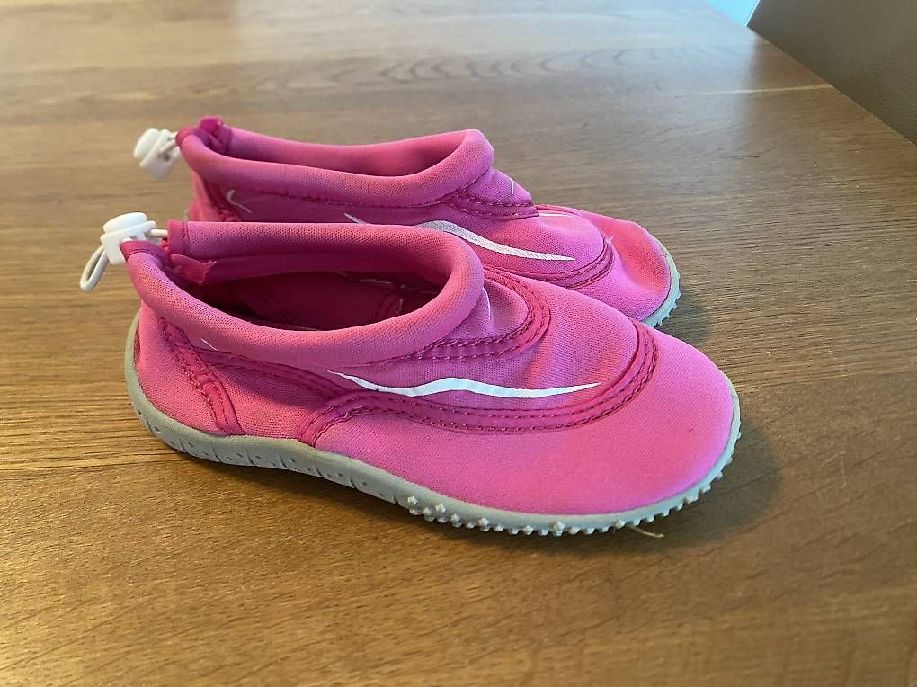 Scarpe per ragazzi: Badeschuhe / Schwimmschuhe Grösse 28 – Usato da Ittigen venduto da mar_9fd6 1