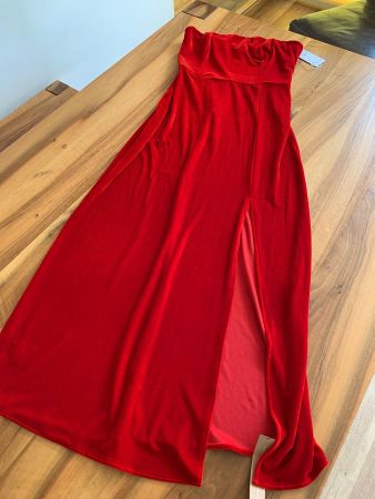 REFORMATION BEACON Samtkleid trägerlos Cherry Gr. M *NEU*