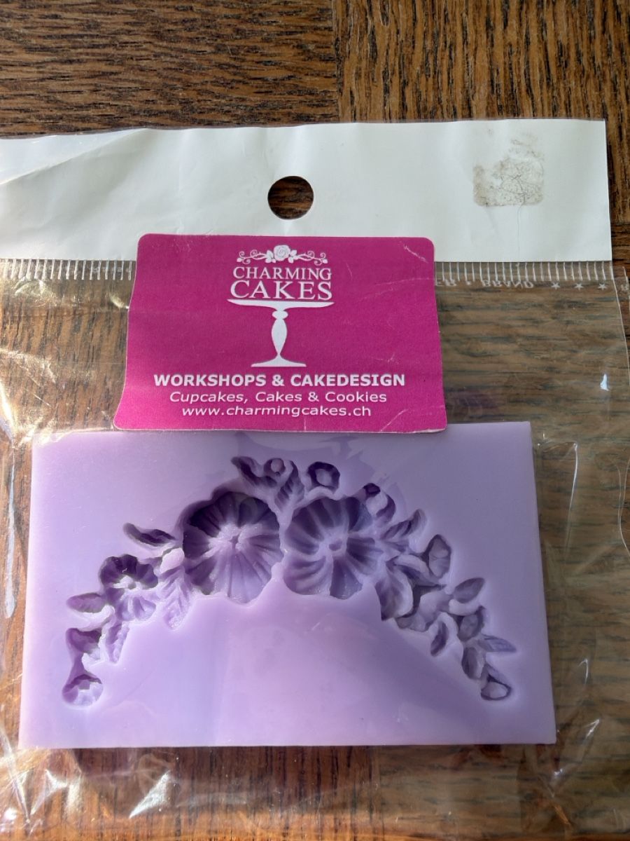 Moules à gâteaux: Silikonform Blumenornament – Neuf avec emballage d'origine à Luzern par Seyla_11