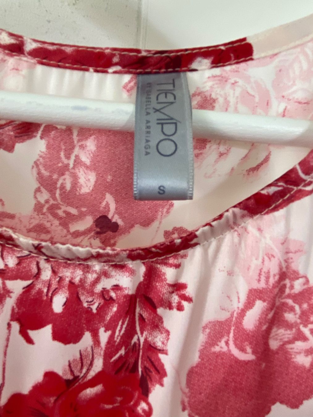 Tops: Damen Top Blumenmuster Weiss Rot – Neu (gemäss Beschreibung) aus Oberrieden von mar_8vmz 5