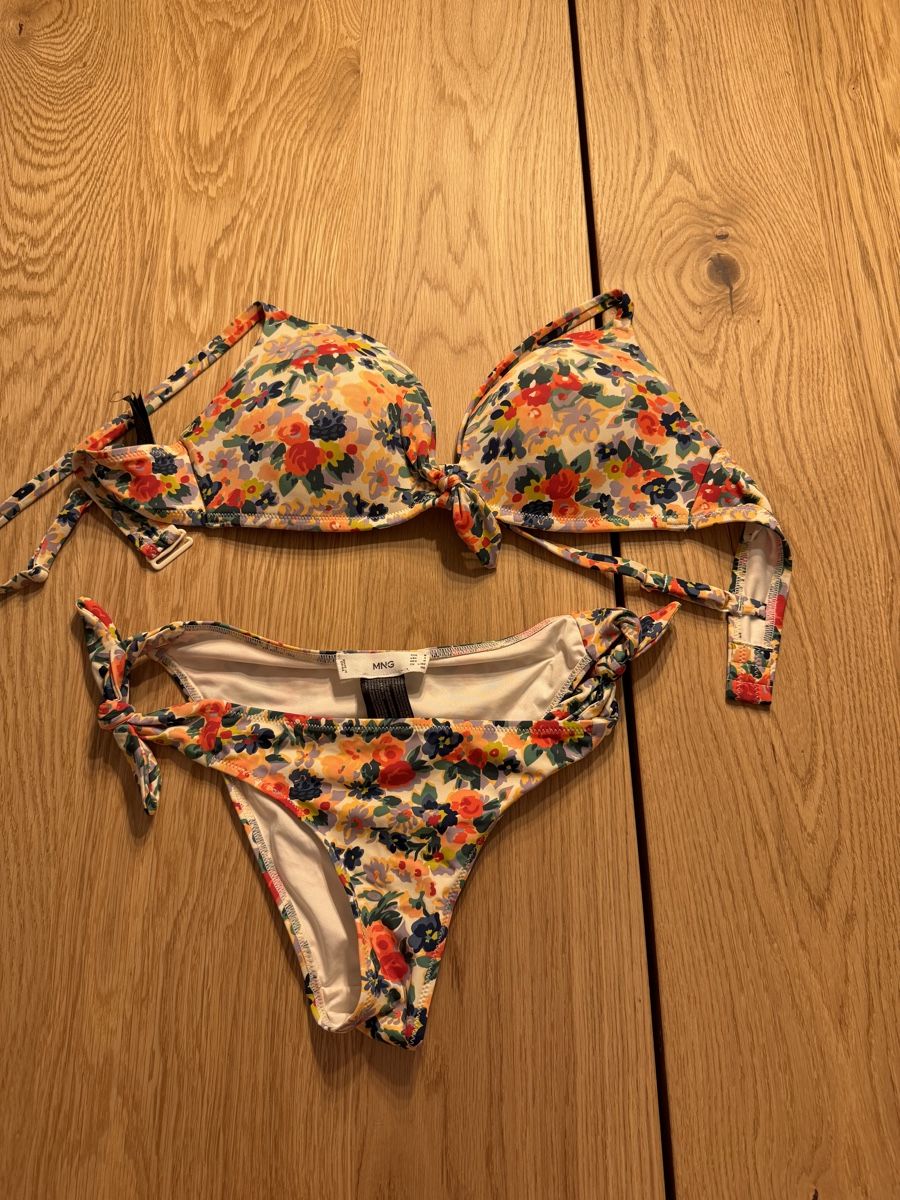 Badekleider & Bikinis: Mango – Neu und originalverpackt aus Küssnacht am Rigi von pet_h97d