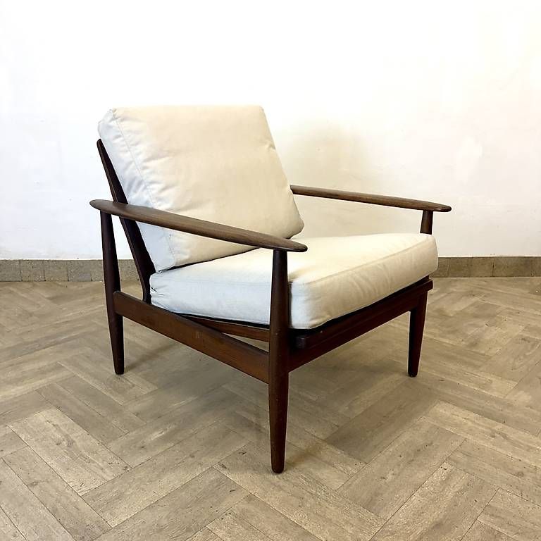 Poltrone: Mid Century danish walnut Easy Chair – Usato da basel venduto da vintory.ch 1