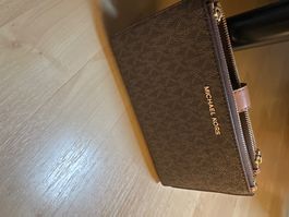 Portefeuille Michael Kors marron, en parfait état