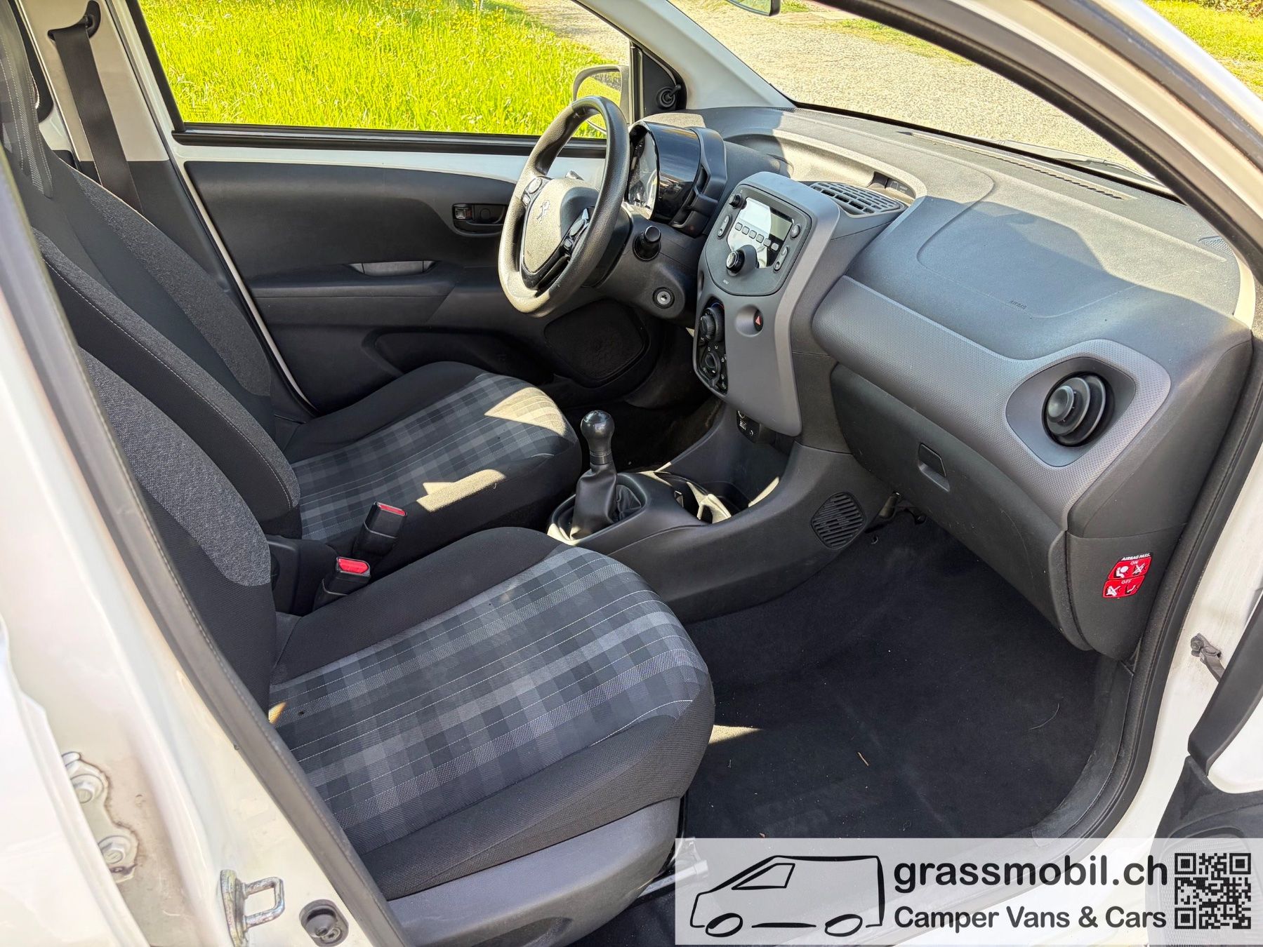 Peugeot Automobili: PEUGEOT 108 e-1.0 VTi Stop&Start Active mit frischer MFK – Usato da Staad SG venduto da grassmobil 6