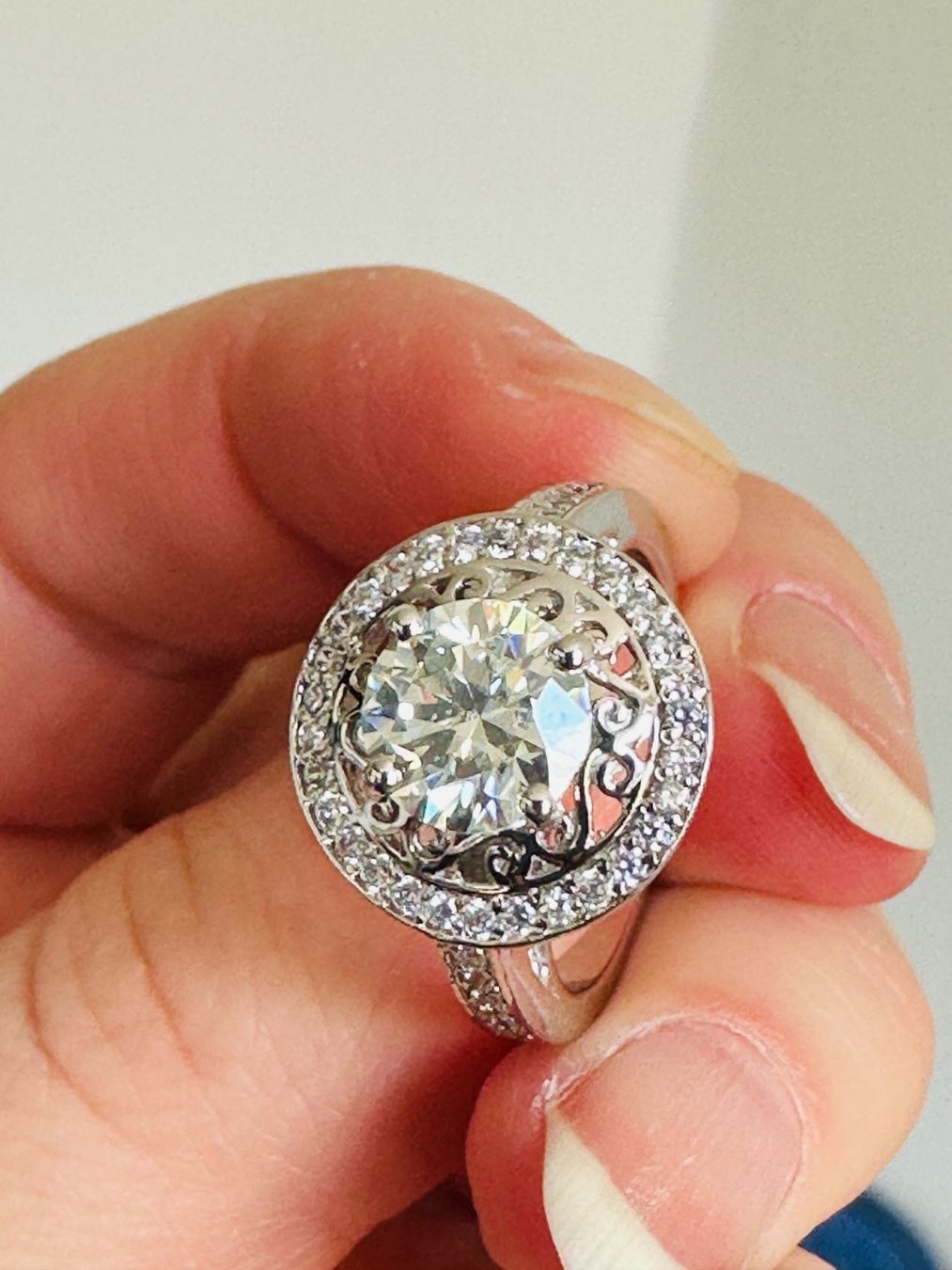 Anelli: 3.55 Ct Vvs1 .= Ice Blue White Round Moissanite size 7 – Nuovo e nell'imballaggio originale da Genève venduto da AGBERG 6