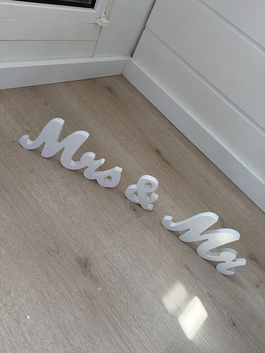 Tutte le decorazioni: Mrs & Mr Deko Schriftzug Hochzeit – Usato da Urtenen-Schönbühl venduto da LaPriinciipessa