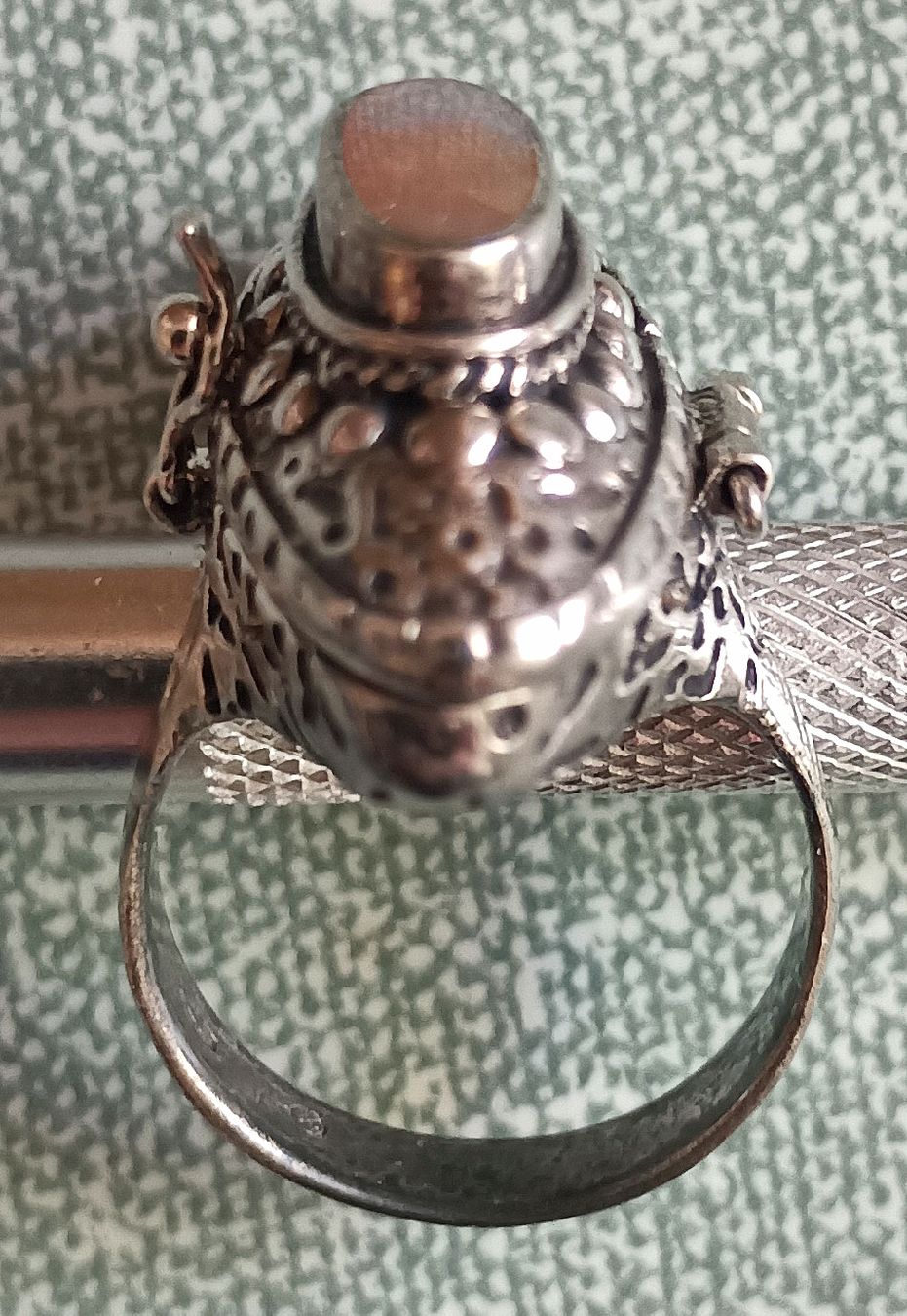 Ringe: Klappring, Erotik, Phallus inside 925 Silber,Perlmut,klein – Gebraucht aus Basel von kim_872m