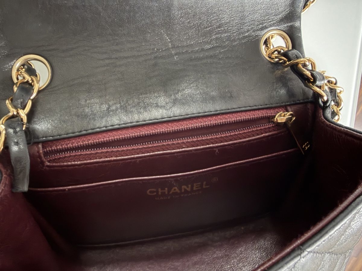 Chanel Taschen für Damen: Chanel Mini Classic Handbag Black – Gebraucht aus Uster von Monika_OB 9