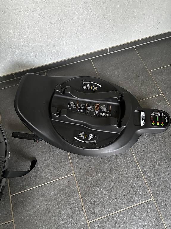 Seggiolini per auto: Jolie Maxi Cosi mit Station – Usato da Neuhausen venduto da lie_lzv8 2