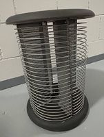 Drehbarer CD-Turm für 88 CDs