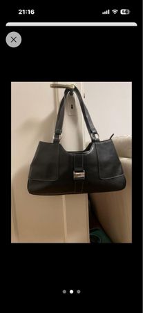 Sac à main Zanotti en cuir noir, parfait pour l'automne