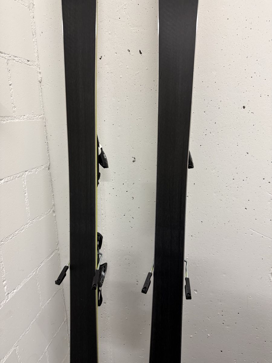 Salomon Sci: Salomon skis with bindings used condition – Usato da Zürich venduto da julian.a 4