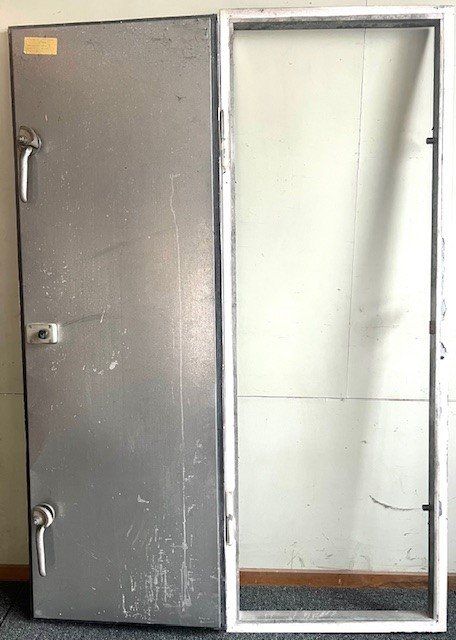 Porte: Gebrauchte Metall/ Eisentüre – Usato da Riedtwil venduto da wiederverwendung 1