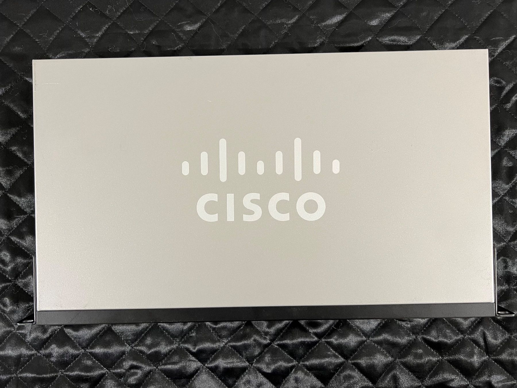 Hubs & Switches: Cisco SG300-28 – Gebraucht aus Kirchberg SG von EPGaemperle 2