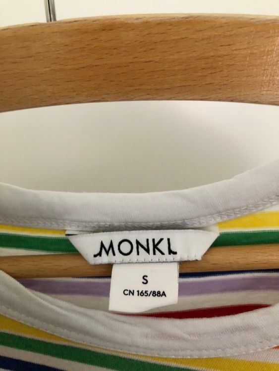 Monki T-shirts: Regenbogen Shirt – D'occasion à Langenthal par lauras00 1