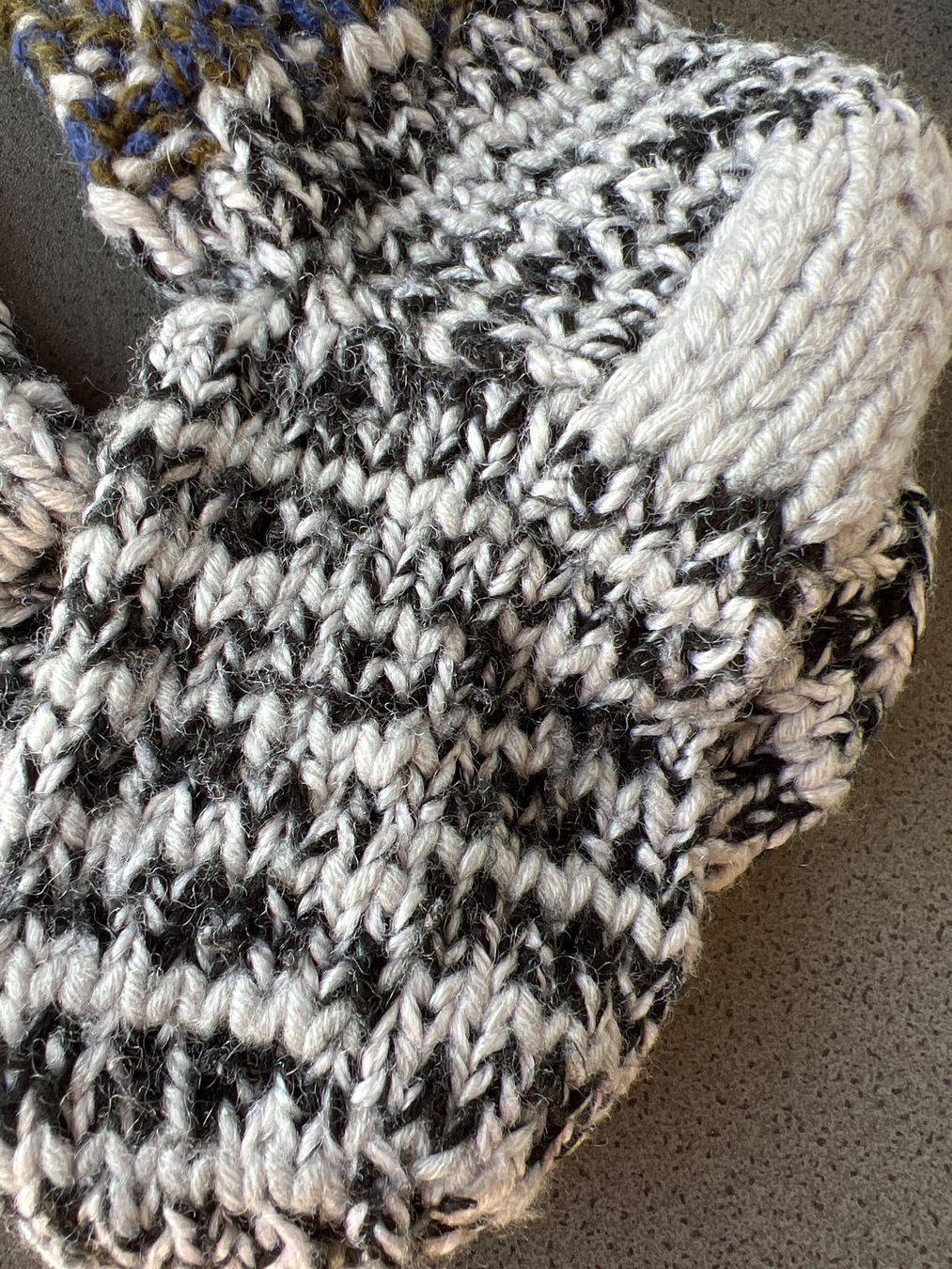 Chaussettes enfants: Handgestrickte Socken  Wolle gemustert neu – D'occasion à Winkel par Tilivika 3