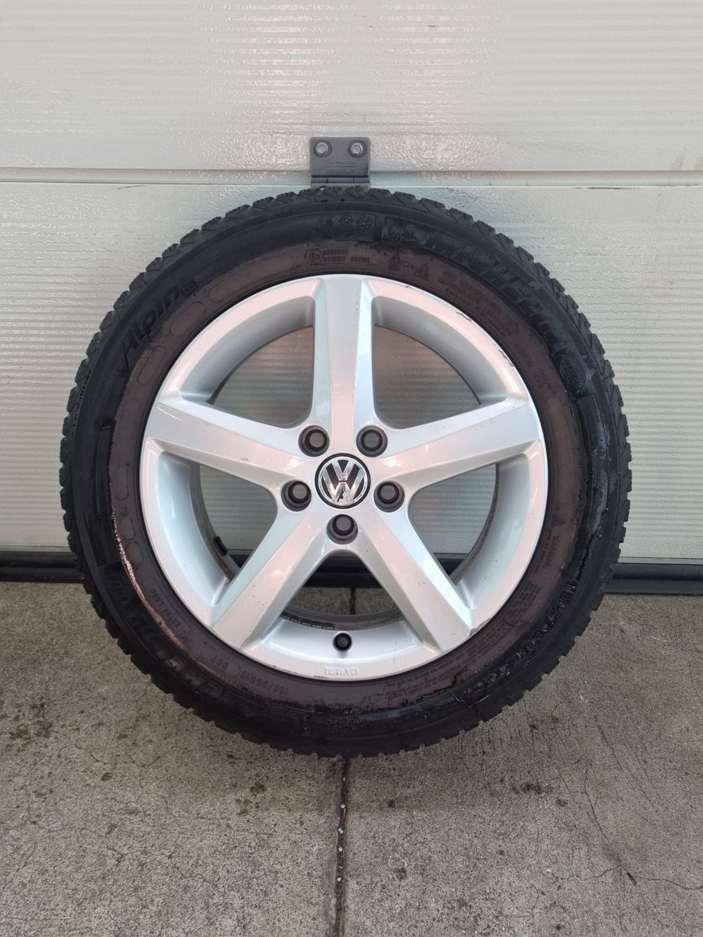Volkswagen Pneumatici & Ruote complete: VW Winterrad 15 Zoll – Usato da Kirchdorf AG venduto da Cartastic_AG 2