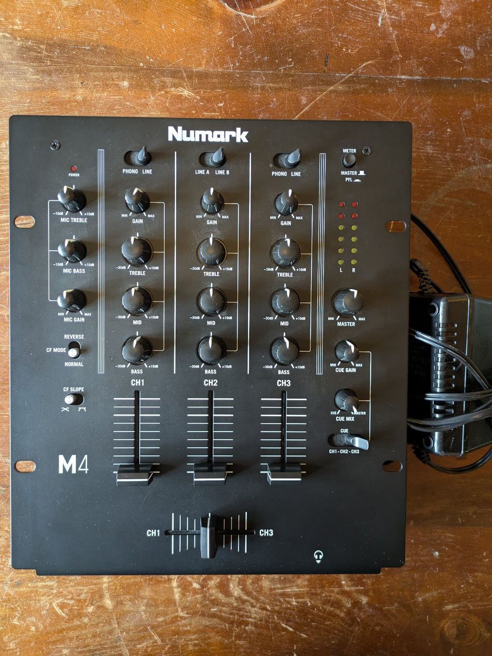 Numark Console di mixaggio: Numark M4 black - DJ Mixer - neuwertig – Usato da St. Gallen venduto da Tomatensuppe