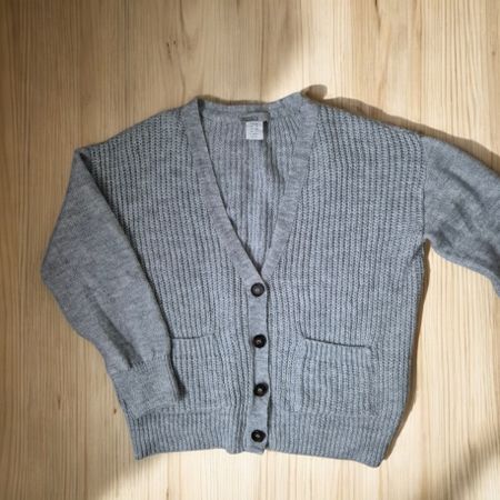 Graue Strickjacke Gr. 36 von "DRESSIN"