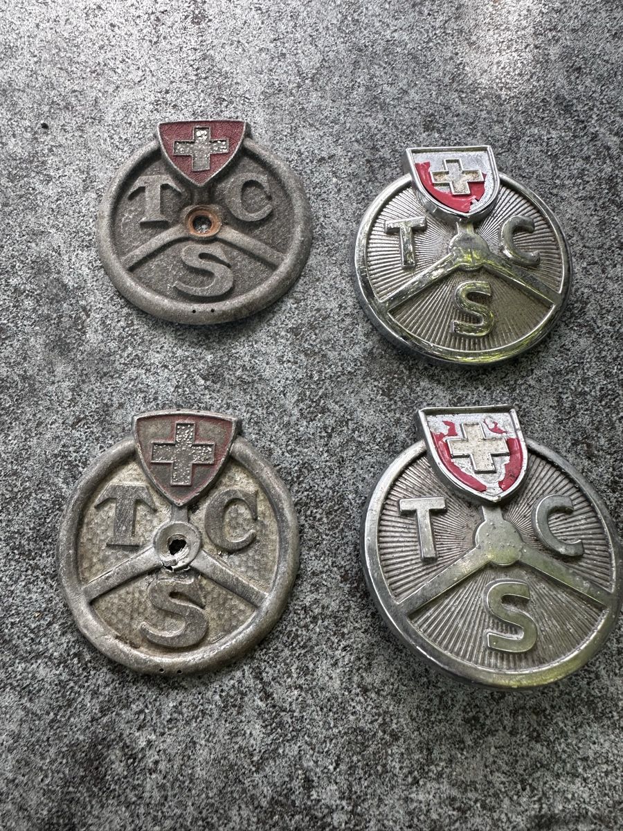 TCS Placchette & Badge: Konvolut alter TCS Autobadges – Usato da Starrkirch-Wil venduto da charlywatson