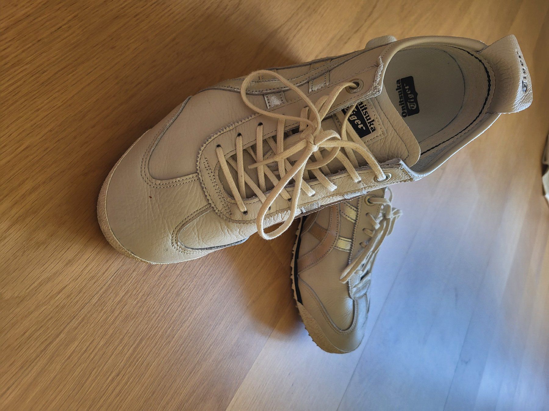 Onitsuka Scarpe da uomo: Onitsuka Tiger 40.5 Beige mit silbernen Streifen – Usato da Luzern venduto da Piparkakku 2