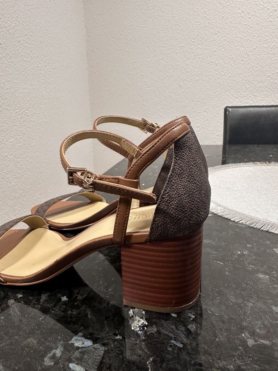 Michael Kors Scarpe da donna: Michael Kors Sandalen, braun – Usato da Oberurnen venduto da nes_8xqt 3