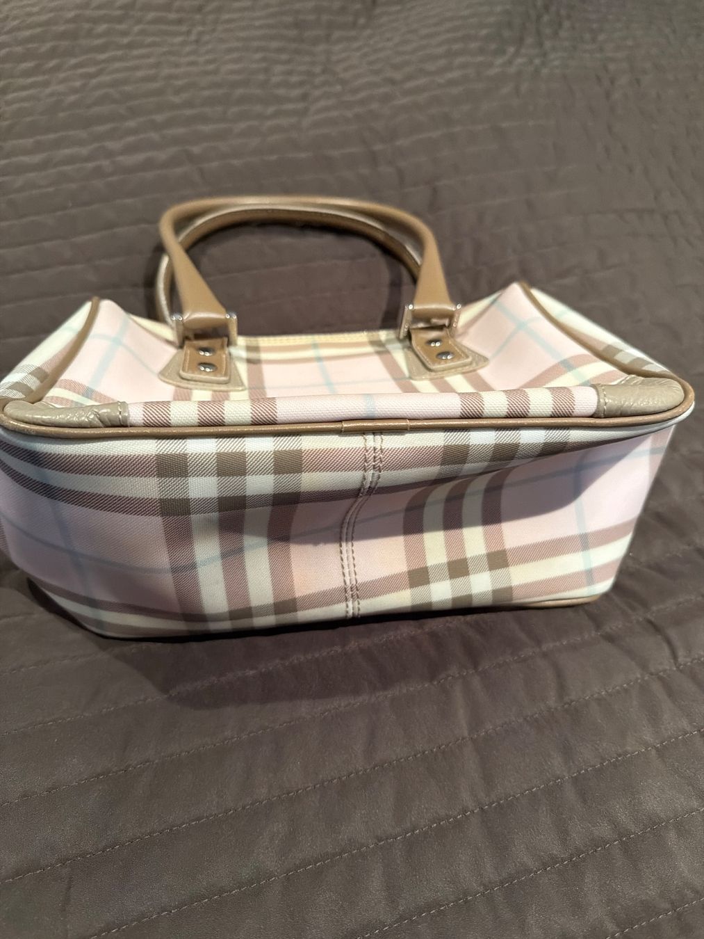 Burberry Taschen für Damen: Burberry Handtasche – Gebraucht aus Seengen von phismial 2
