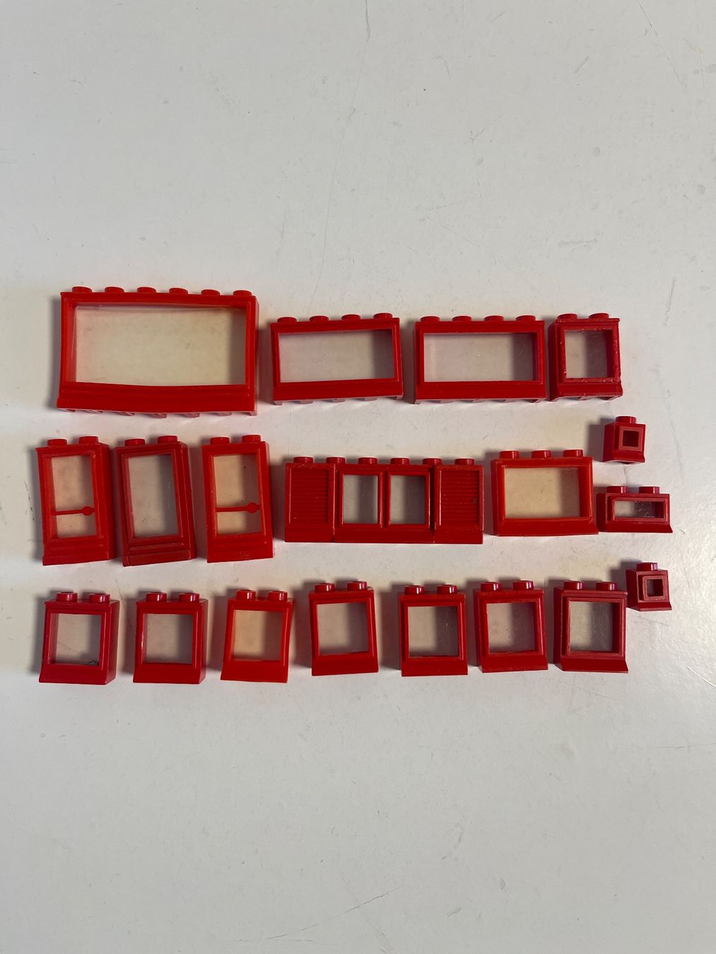 Lego Spielzeuge: Lego - alte rote Fenster – Gebraucht aus Gelterkinden von cobra0110