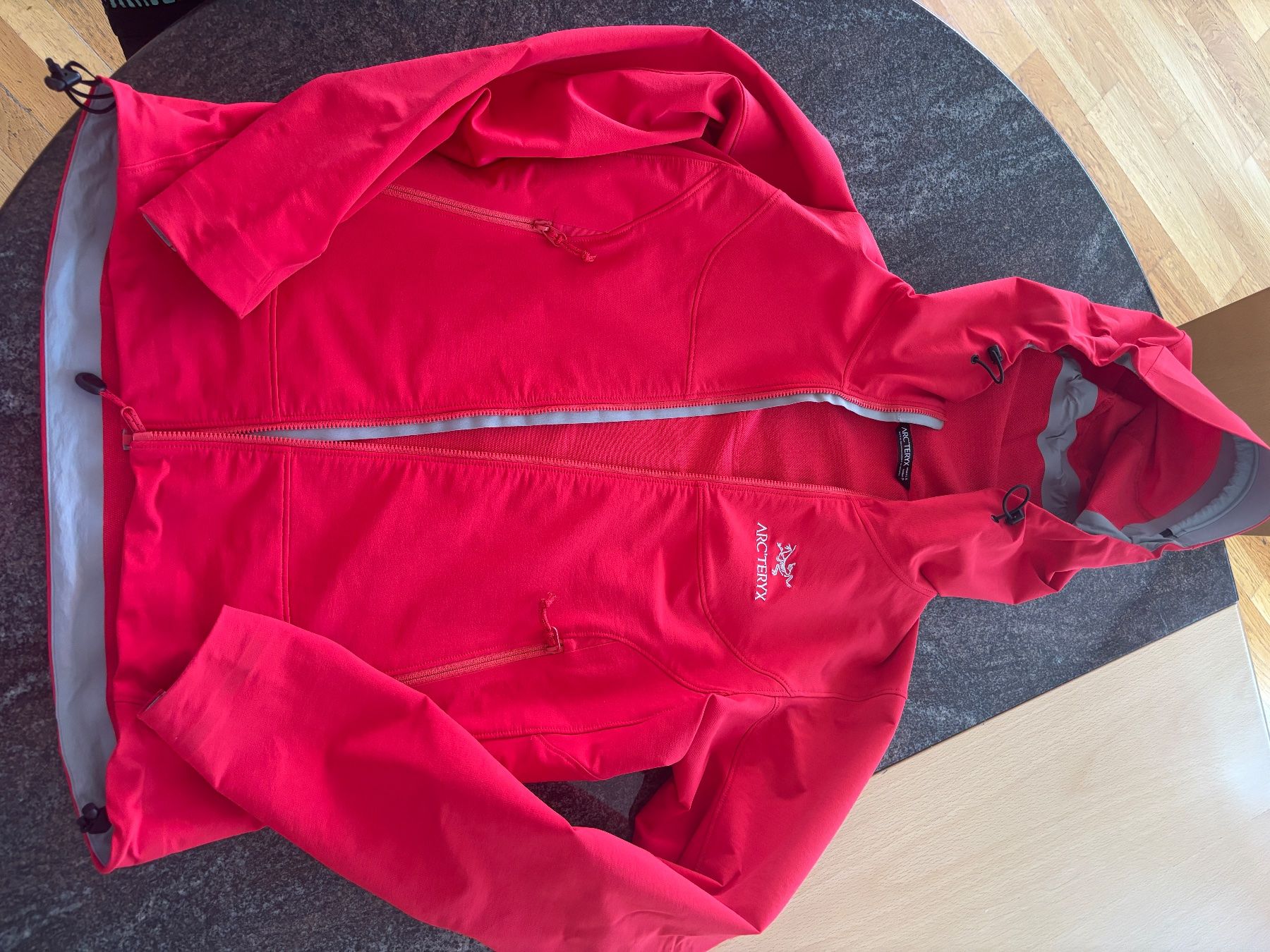 Arcteryx Giacche: Arc'teryx Softshelljacke Gr.S – Usato da Hasliberg-Hohfluh venduto da hasliberg79
