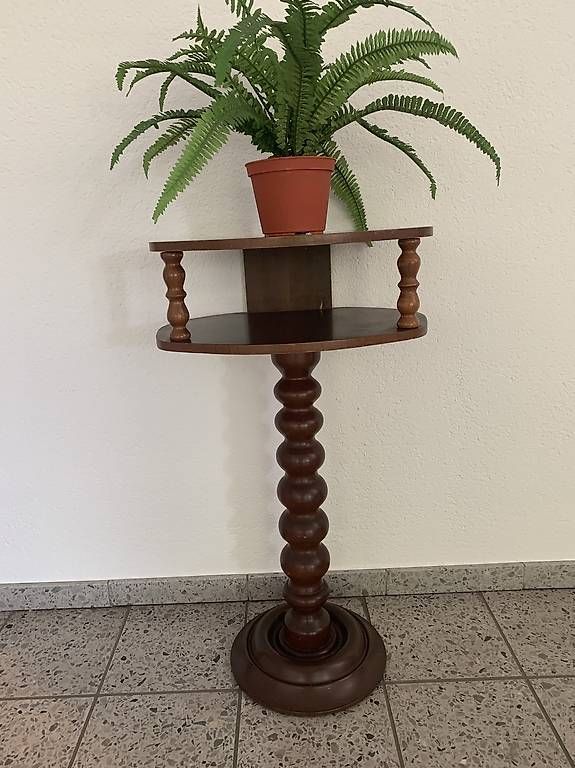 Tavoli: Wunderschöne gedrechselte Blumensäule Holz – Usato da Rothrist venduto da Oddymanliane