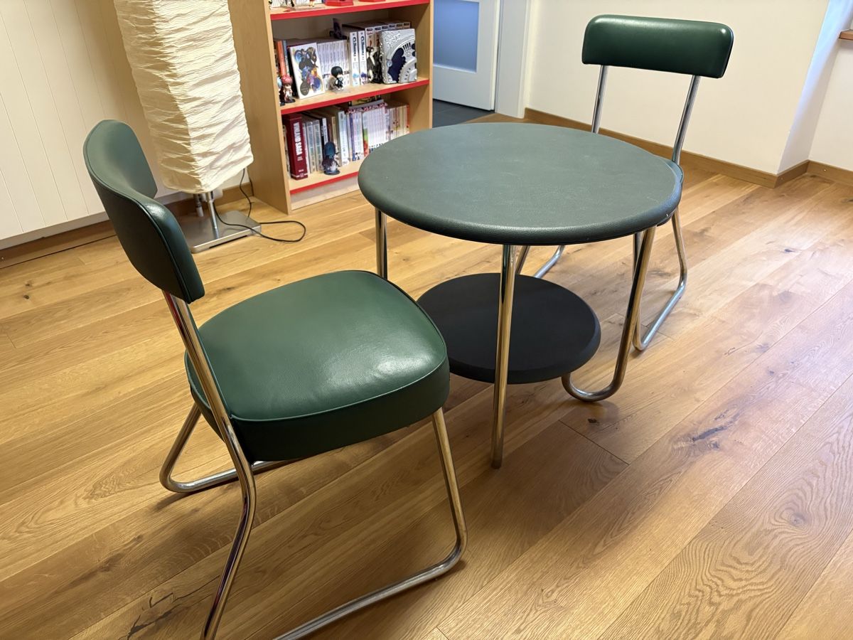 Tische: Vintage bauhaus Kaffeetisch + 2 Stühle – Gebraucht aus Rheinfelden von ger_8zjb 7