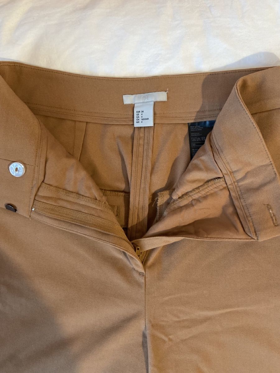 H&M Hosen: Pantalon classe Camel h&m – Gebraucht aus Chêne-Bougeries von sor_9rzp 1