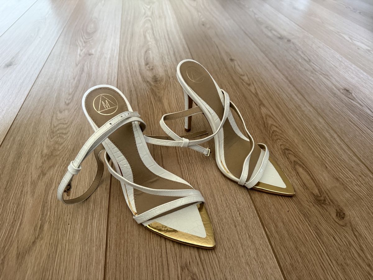 Scarpe da donna: Talon (40) blanc  – Usato da Grand-Lancy venduto da laura_oeg
