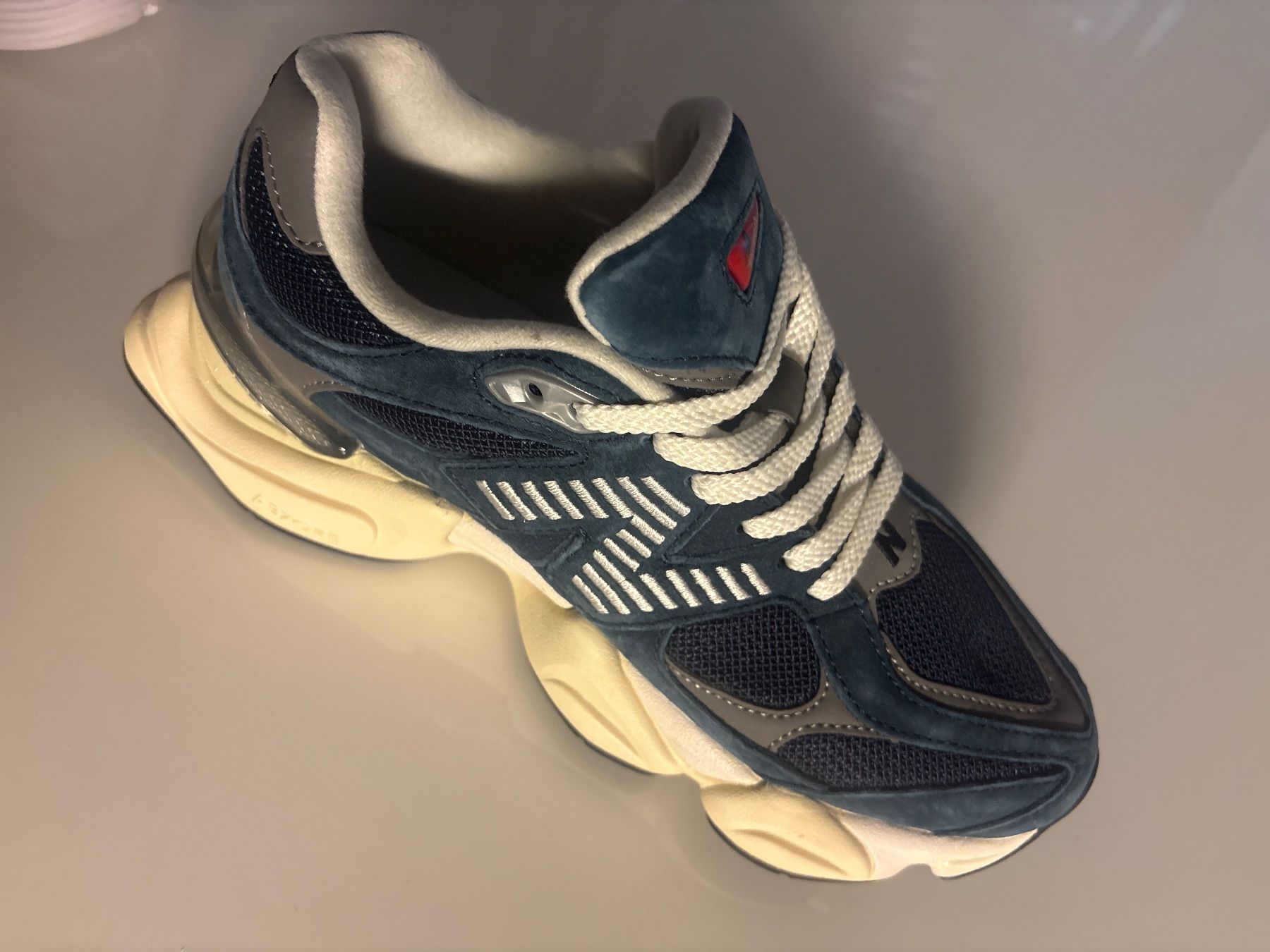 New Balance Chaussures hommes: NB – Neuf (Voir description) à Lausanne par okb_m97q 2