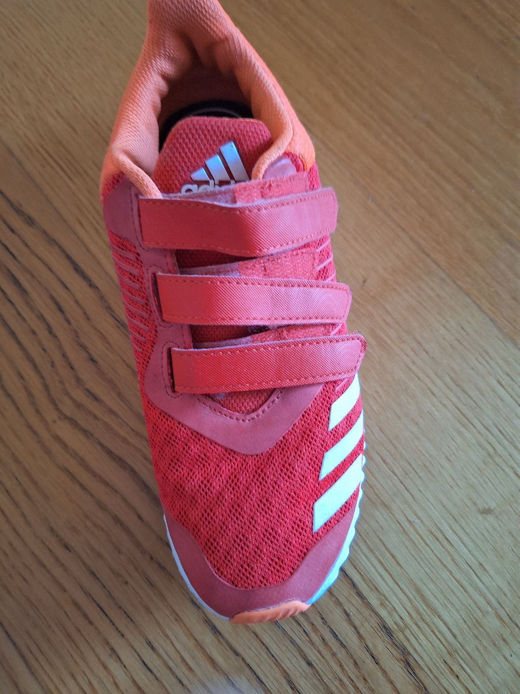 Adidas Scarpe da uomo: Adidas Kinderturnschuhe Grösse 35 – Usato da Pfäffikon ZH venduto da Shoppi5 1